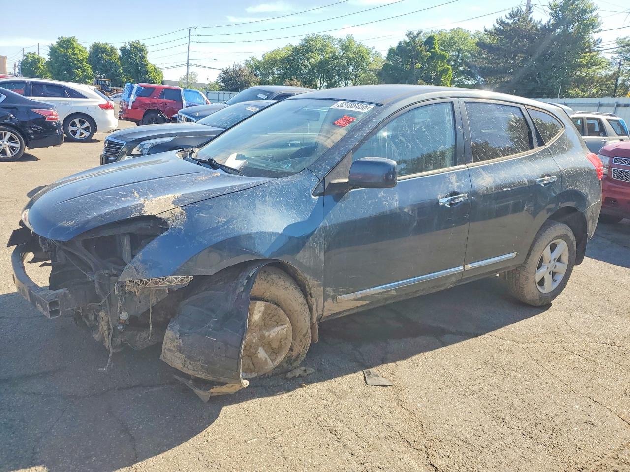 Salvage Nissan Rogue Image