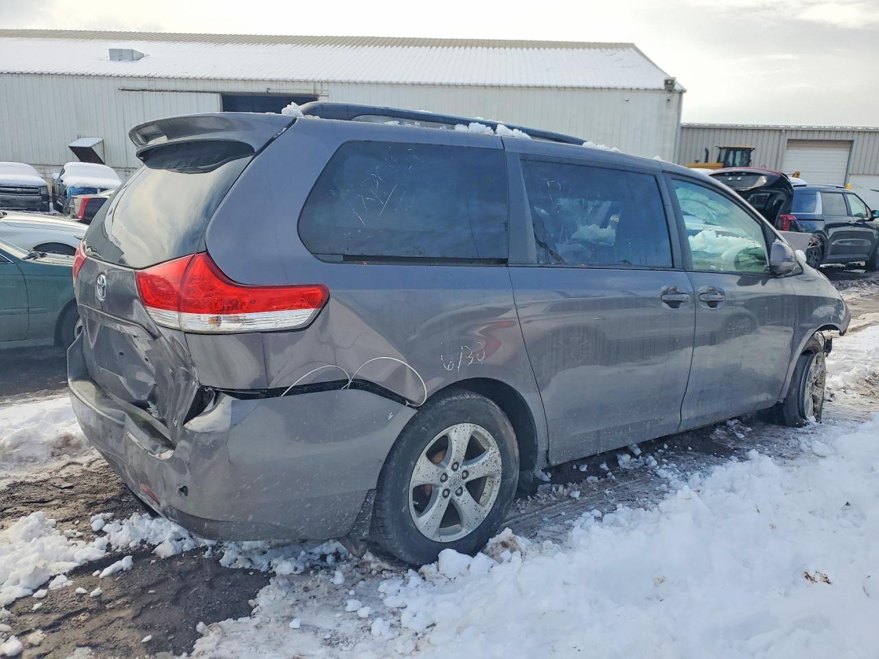 Toyota Sienna Le