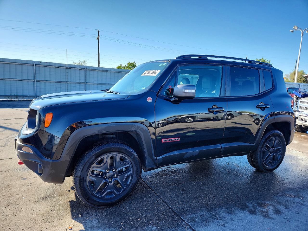 Salvage Jeep Renegade Image