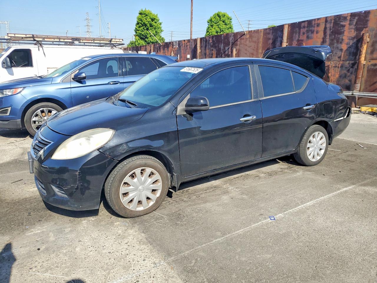 Salvage Nissan Versa Image