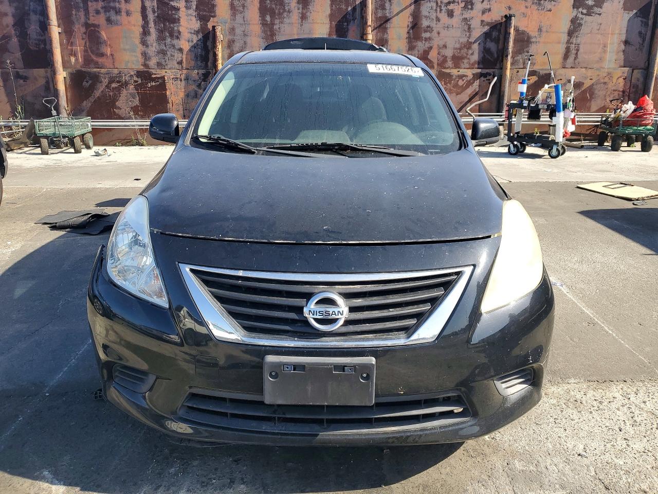Nissan Versa 1.6 S
