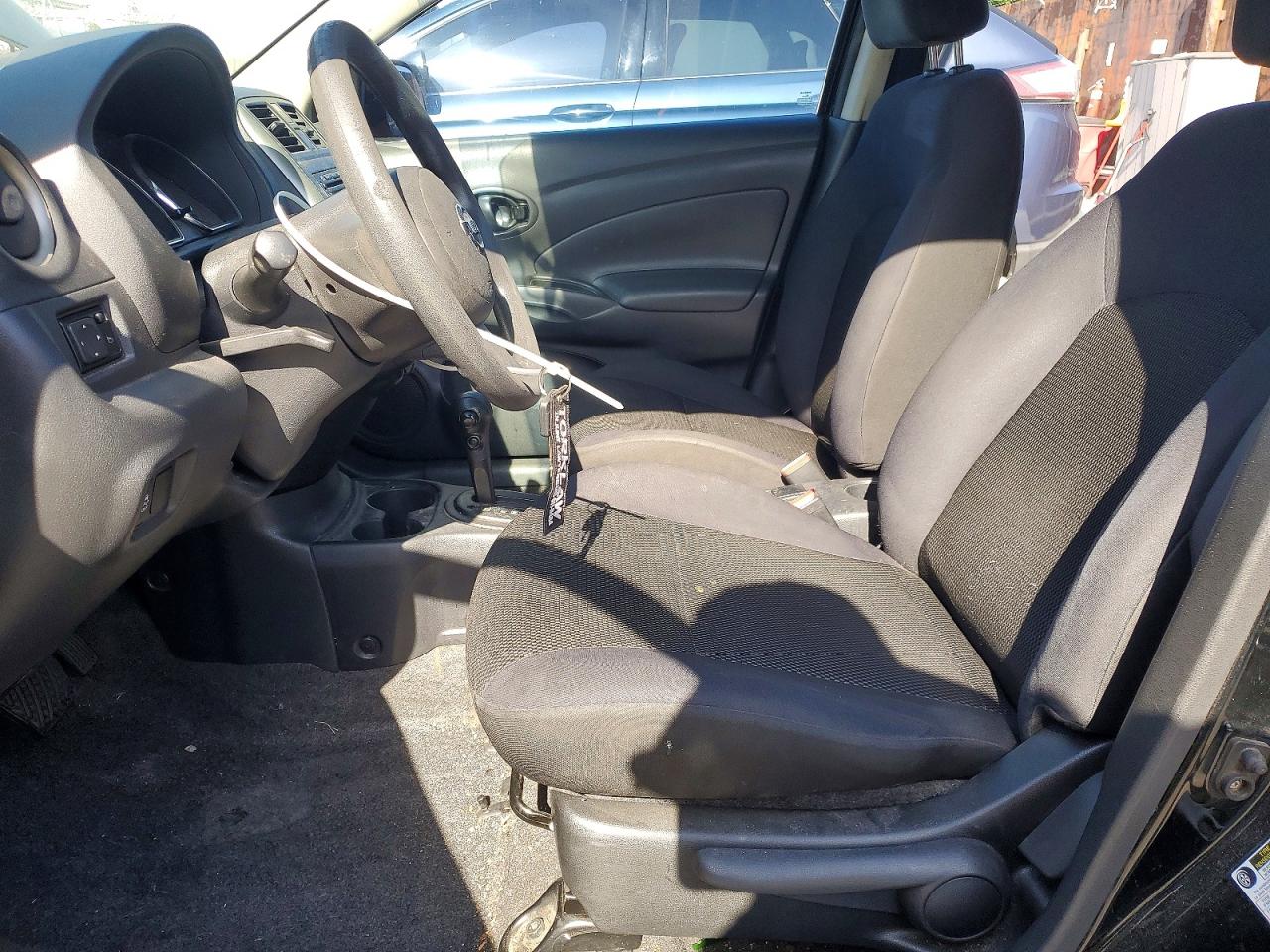 Nissan Versa 1.6 S