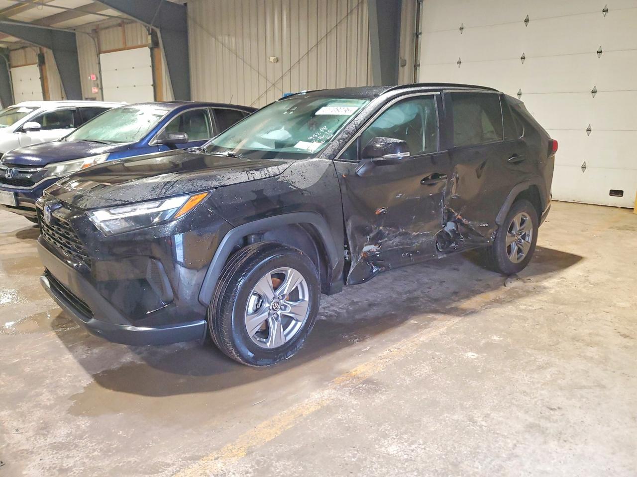 Salvage Toyota RAV4 Image