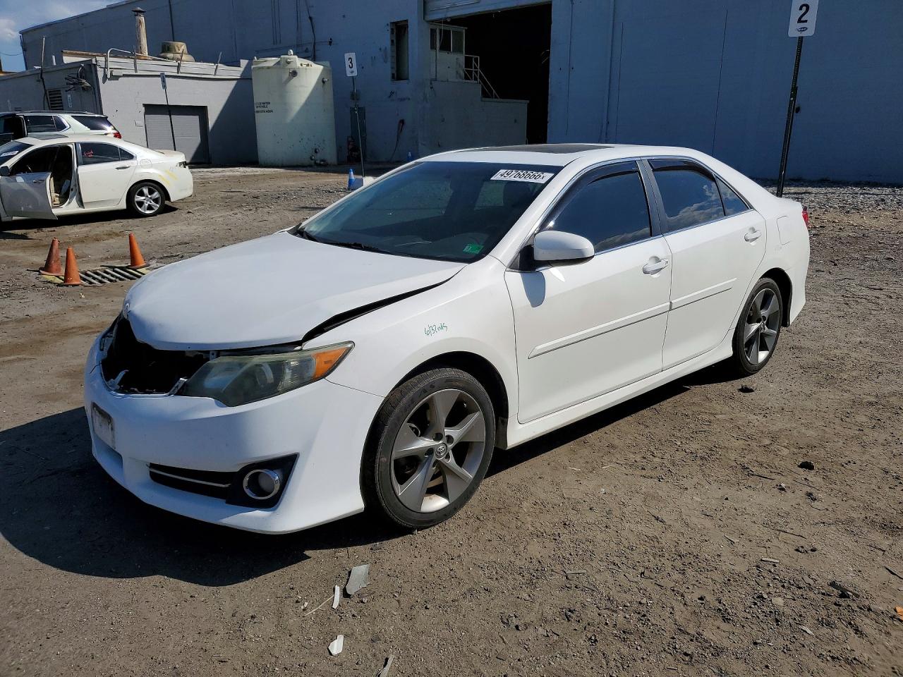 Salvage Toyota Camry Image