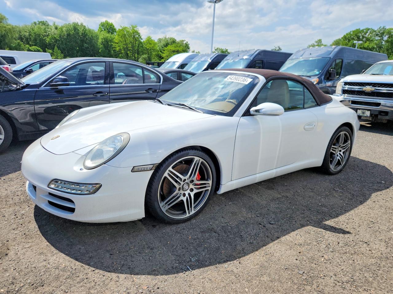 Salvage Porsche 911 Image