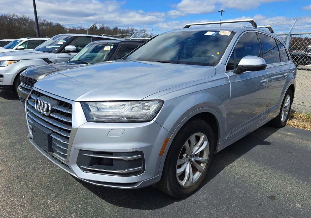 Salvage Audi Q7 Image