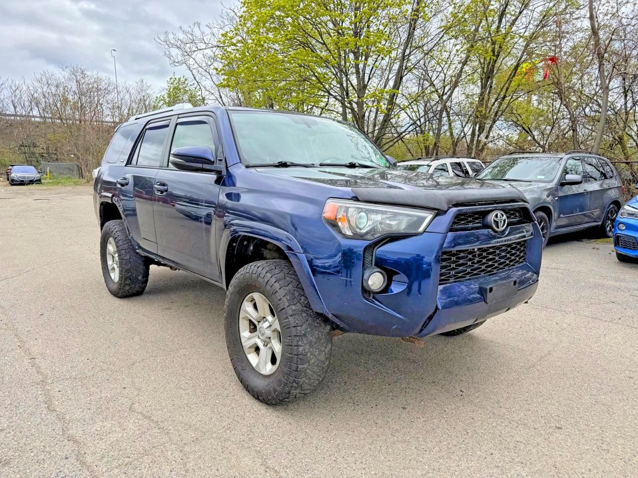 Salvage Toyota 4Runner Image