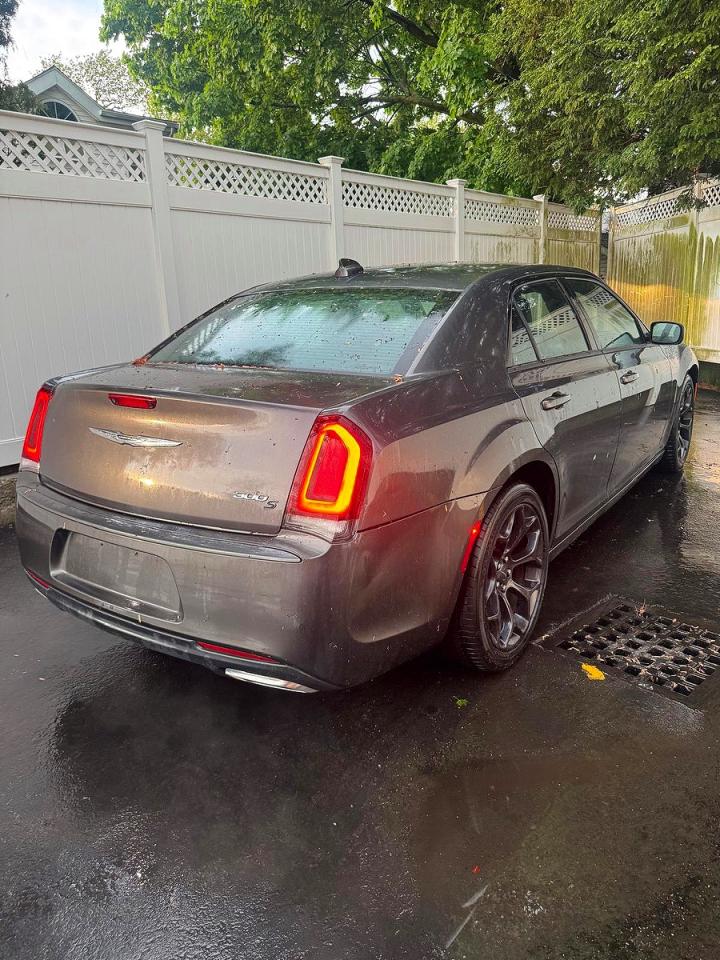 Chrysler 300 S