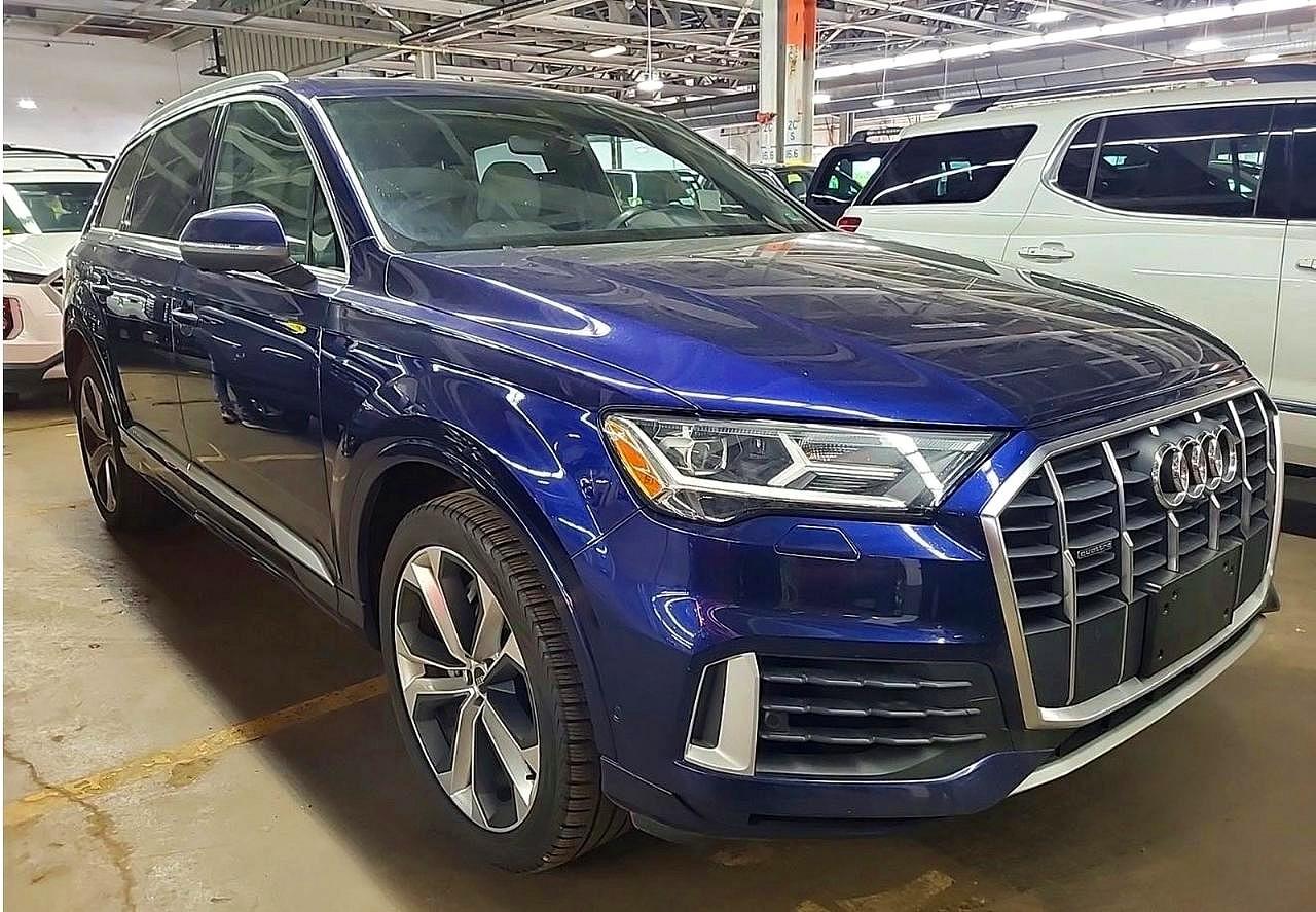 Salvage Audi Q7 Image