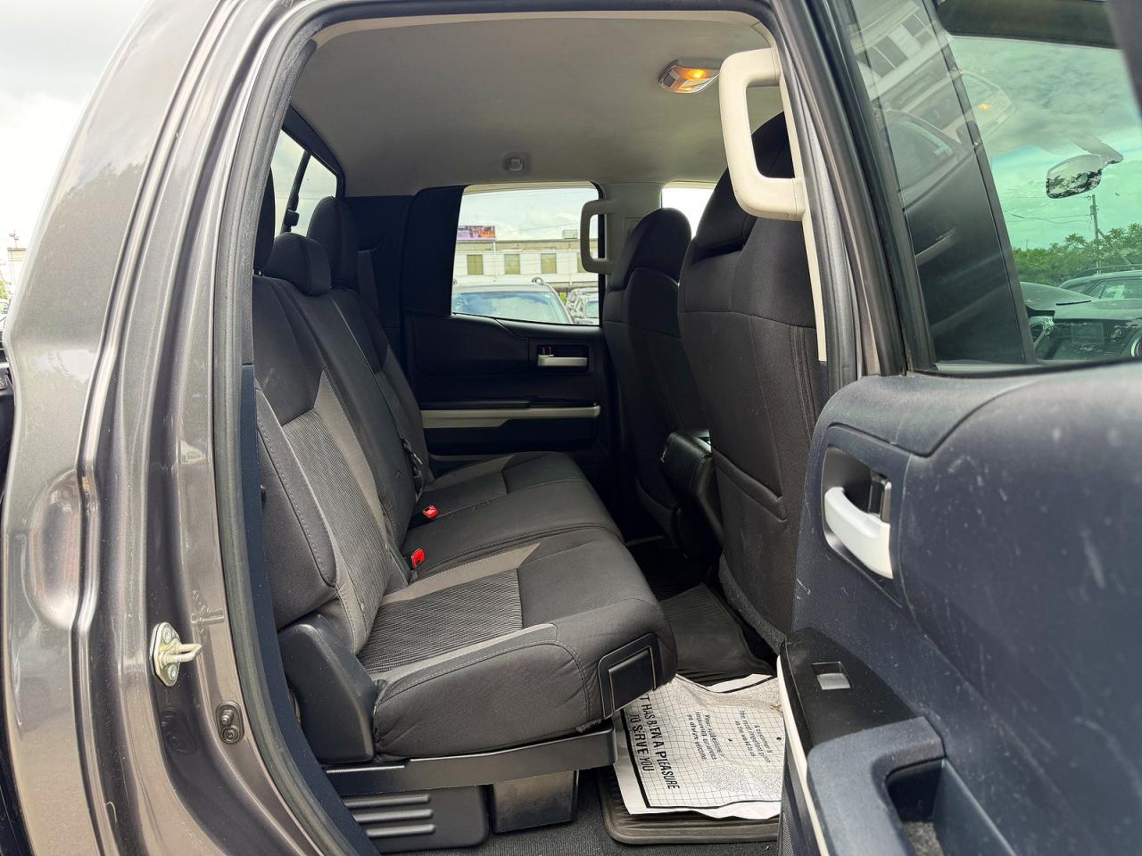 Toyota Tundra Sr5