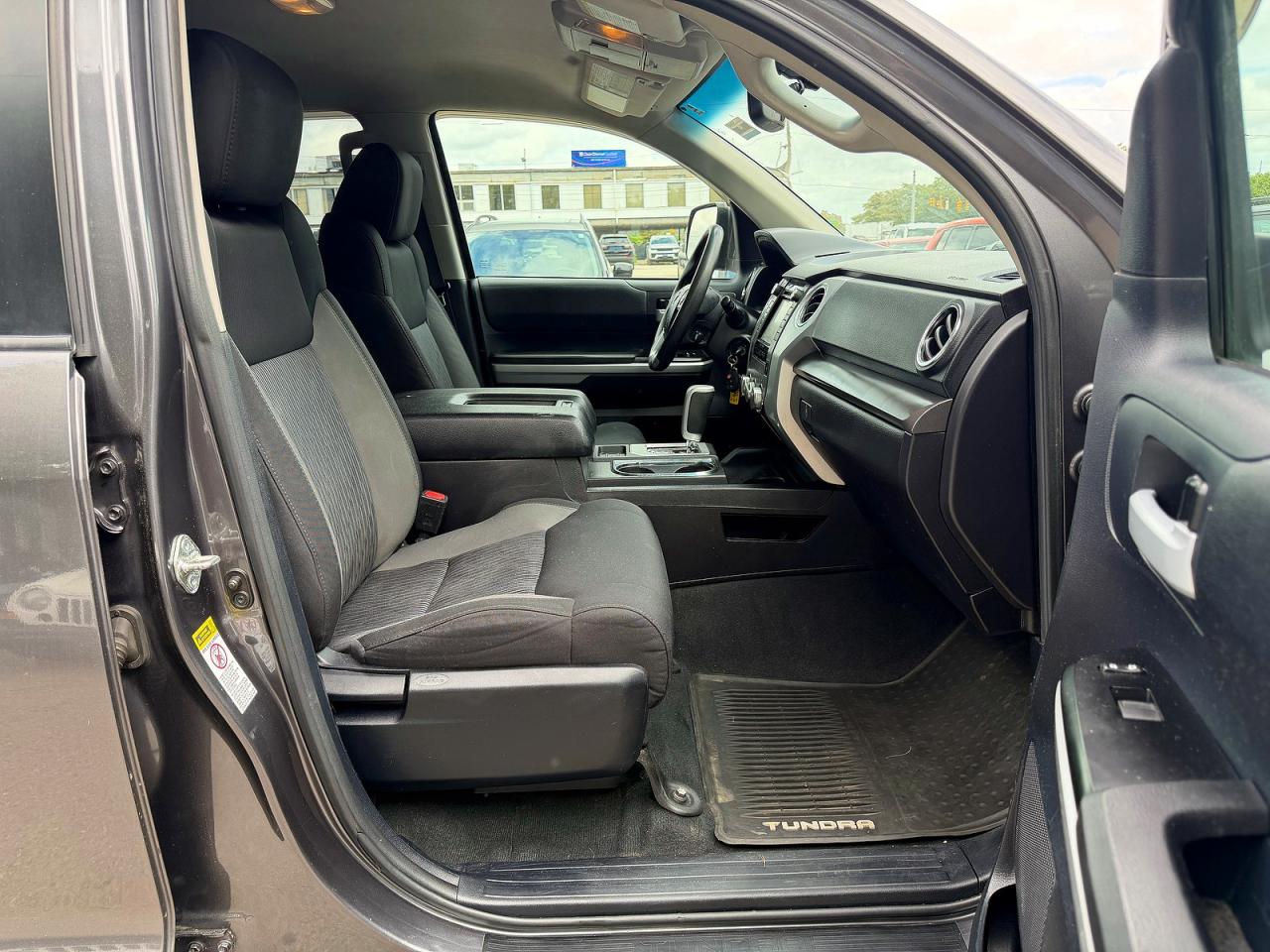 Toyota Tundra Sr5