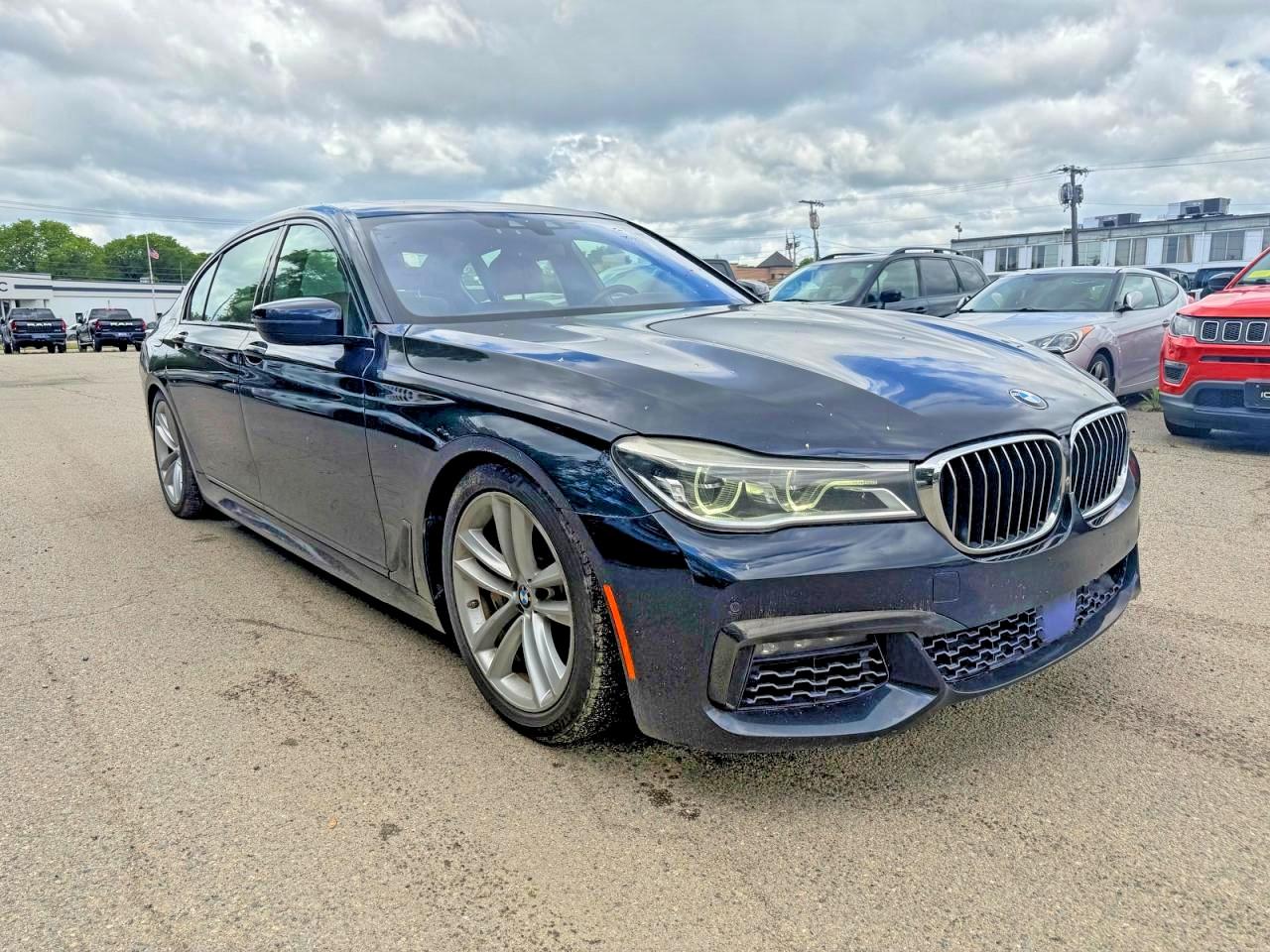 Salvage BMW 7 Series Image