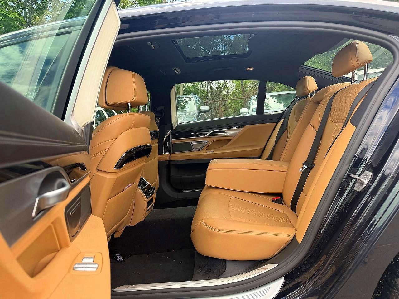 BMW 7 Series Xi