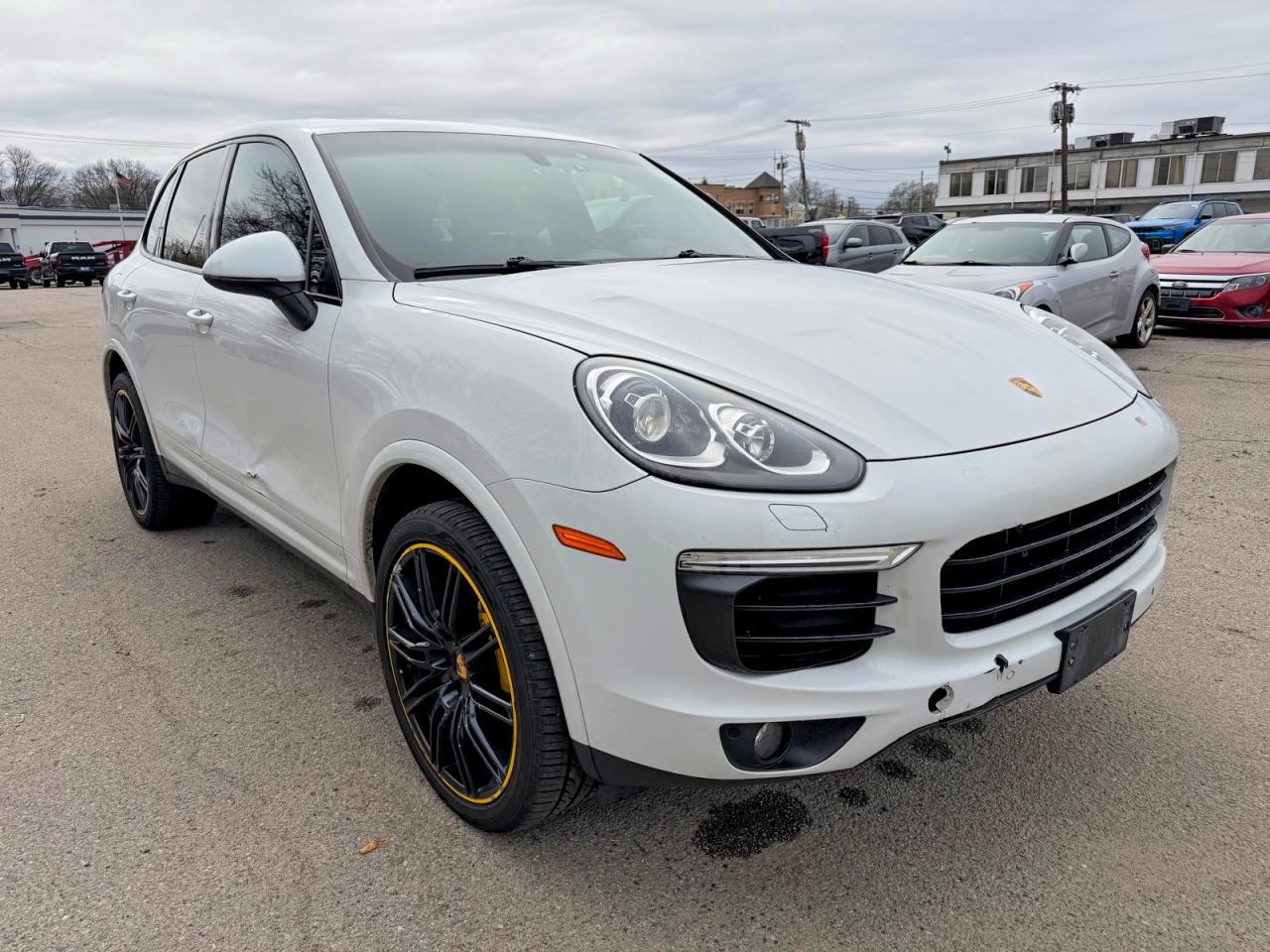 Salvage Porsche Cayenne Image
