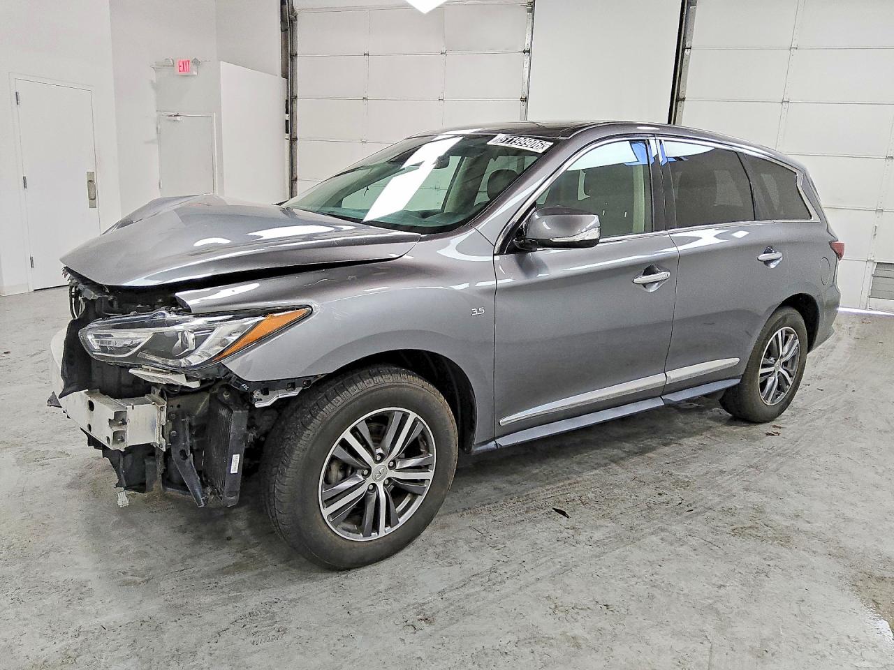 Salvage INFINITI Qx Image