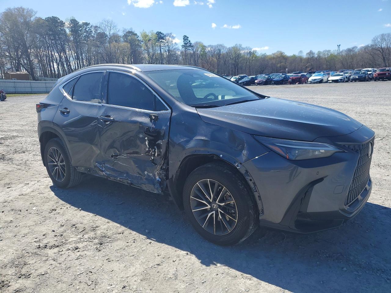 Lexus NX Base