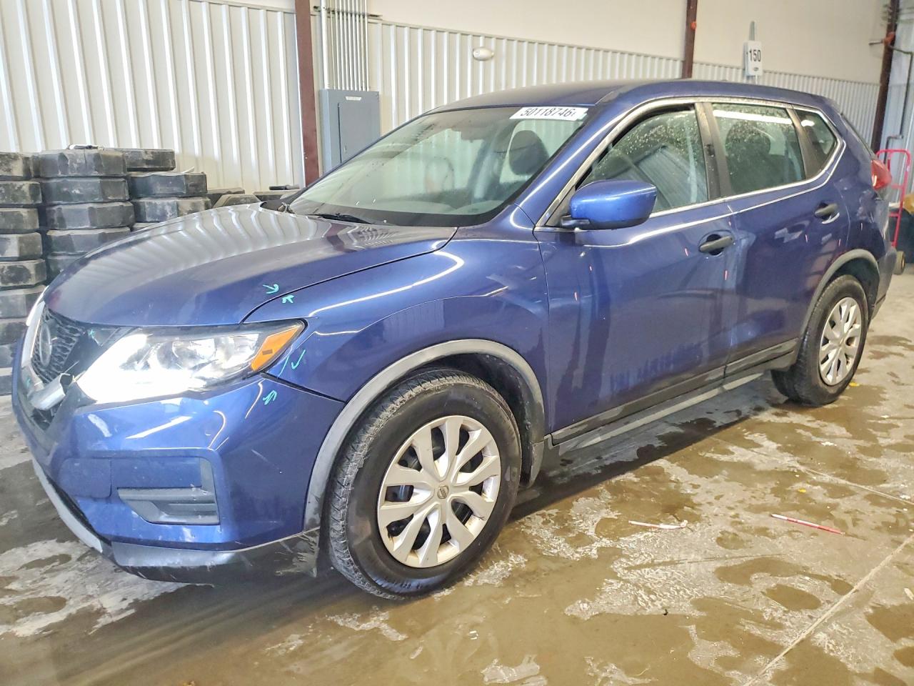 Salvage Nissan Rogue Image