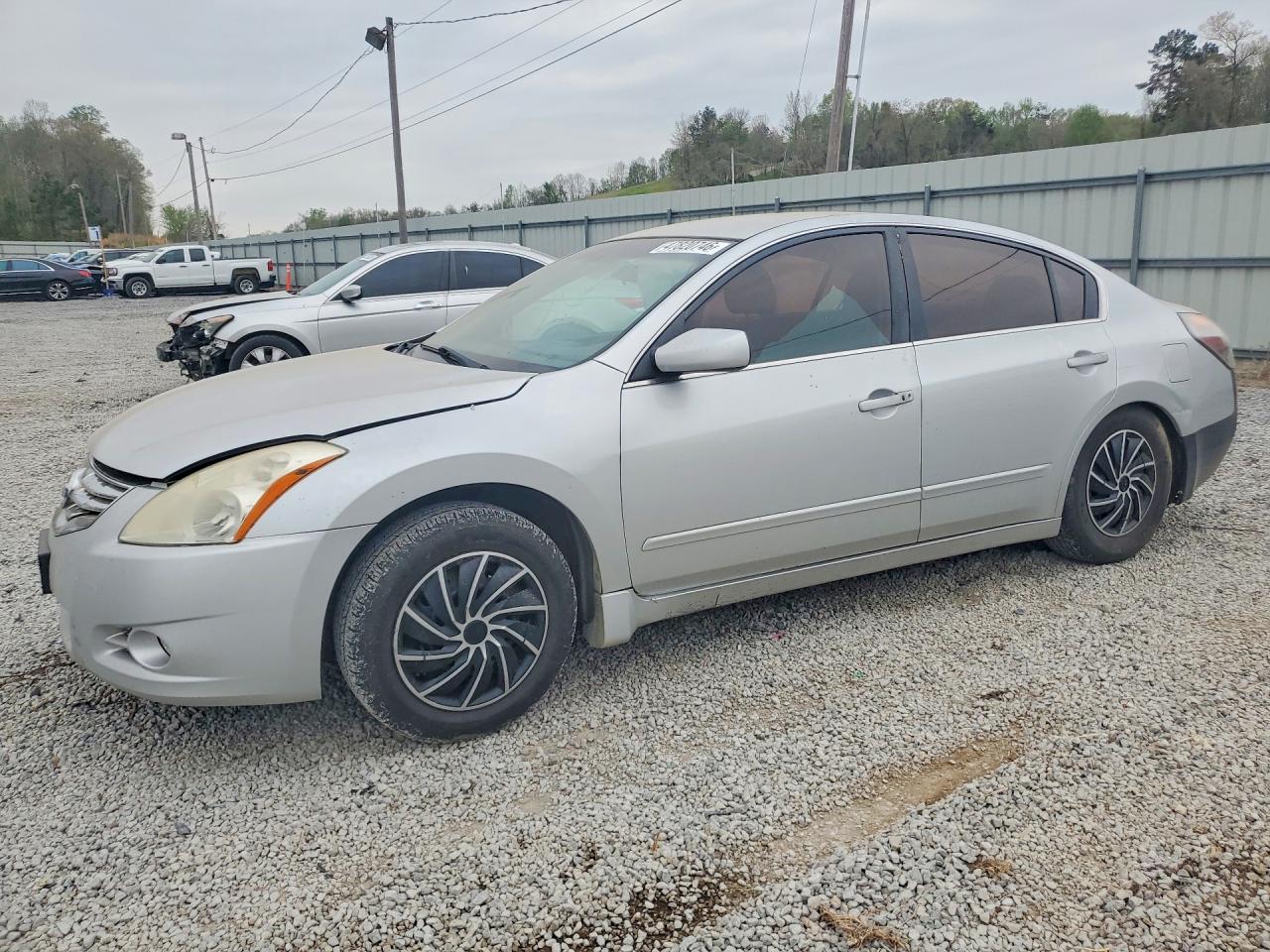 Salvage Nissan Altima Image