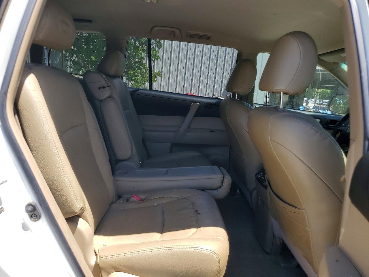Toyota Highlander Base