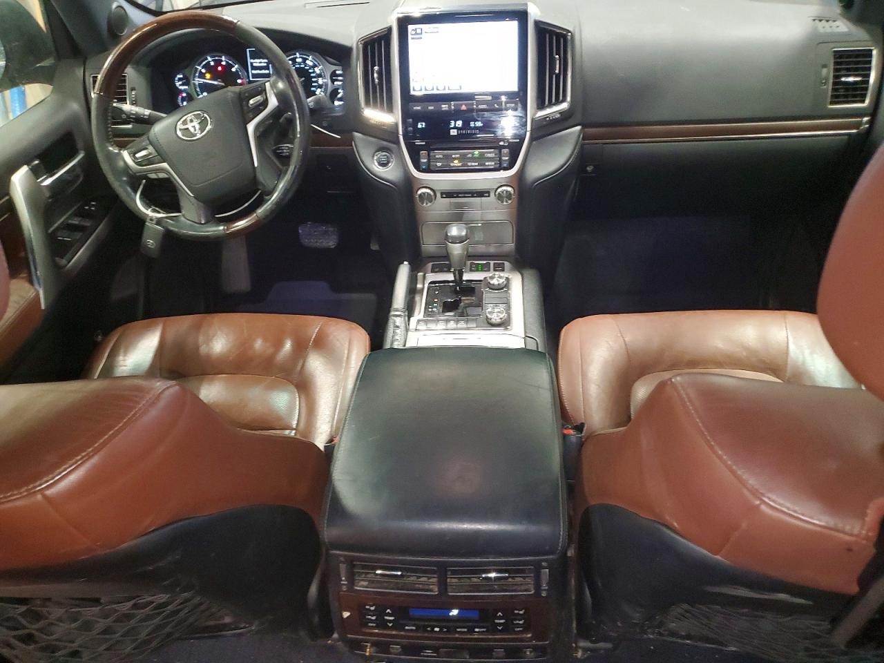 Toyota Land Cruis Base
