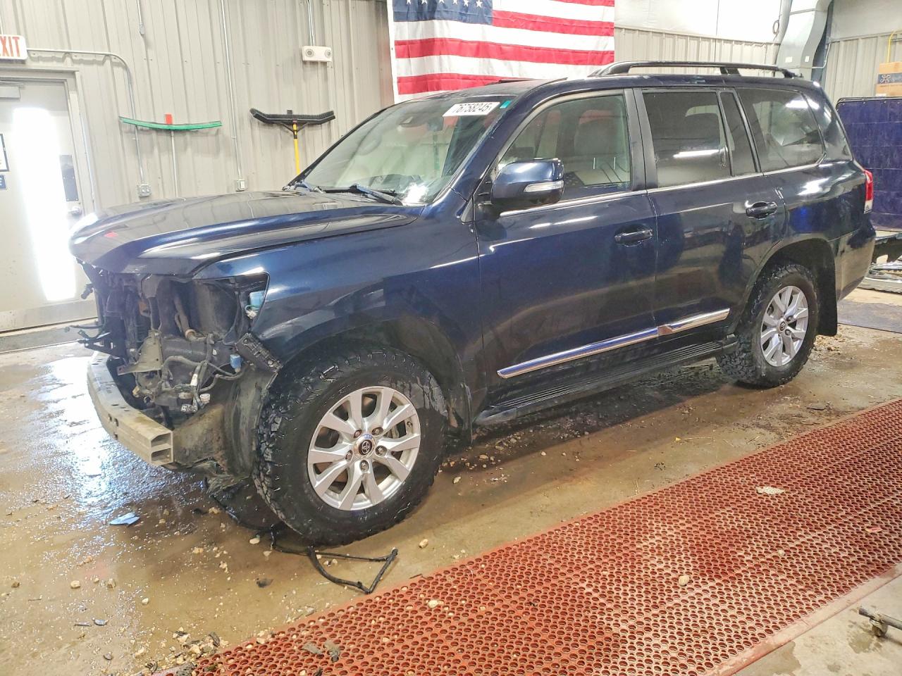 Salvage Toyota Land Cruis Image