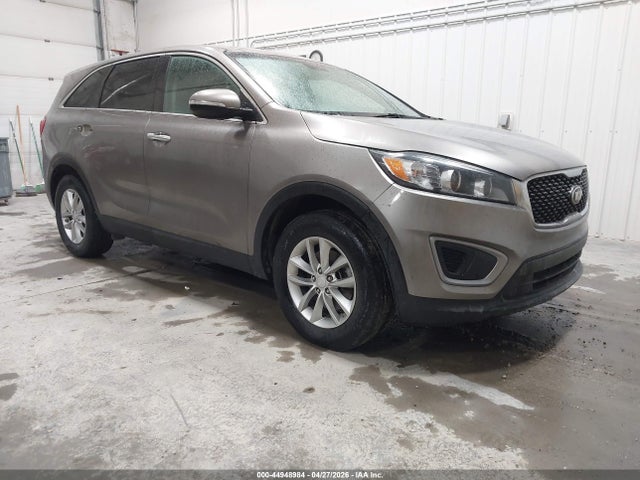 Salvage Kia Sorento Image