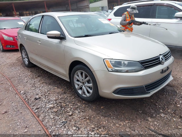 Salvage Volkswagen Jetta Image