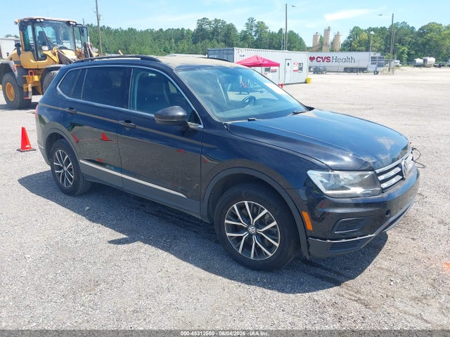 Salvage Volkswagen Tiguan Image
