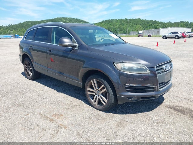 Salvage Audi Q7 Image