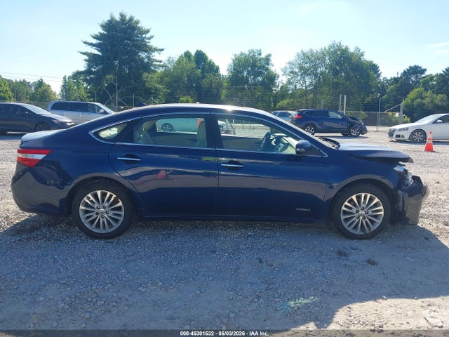 Toyota Avalon Hybrid Limited