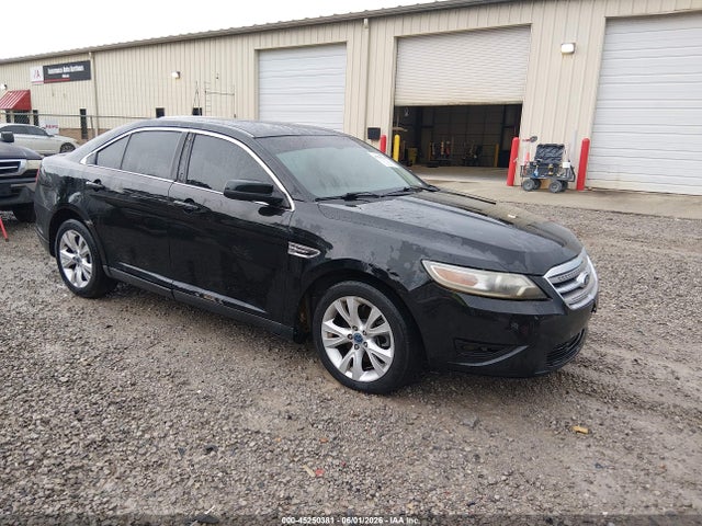 Salvage Ford Taurus Image