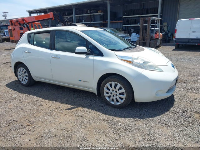 Salvage Nissan LEAF Image