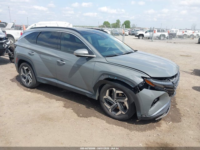 Salvage Hyundai TUCSON Image