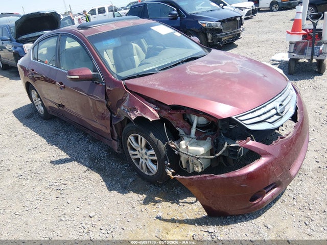 Salvage Nissan Altima Image