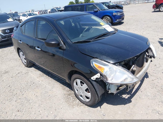 Salvage Nissan Versa Image