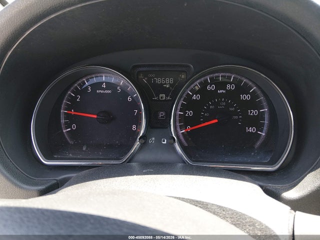 Nissan Versa 1.6 Sv