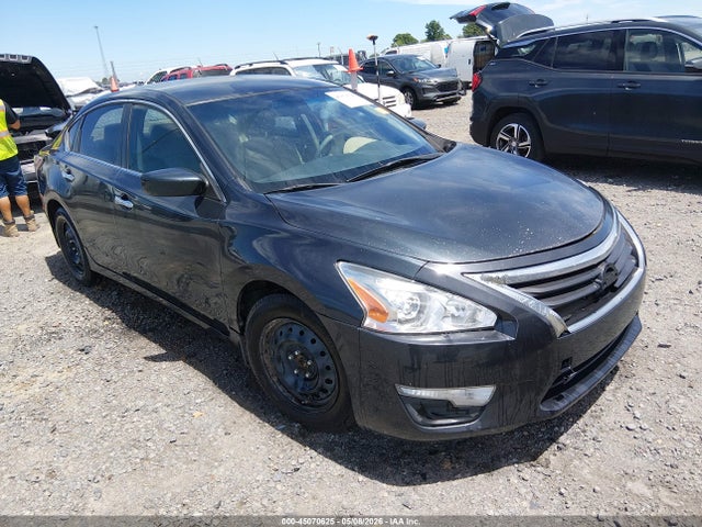 Salvage Nissan Altima Image