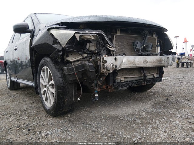 Nissan Pathfinder Sv