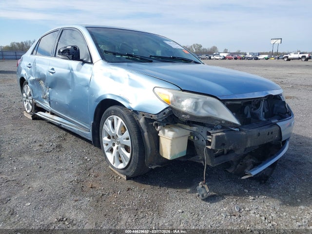 Salvage Toyota Avalon Image