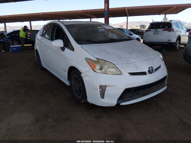 Salvage Toyota Prius Image