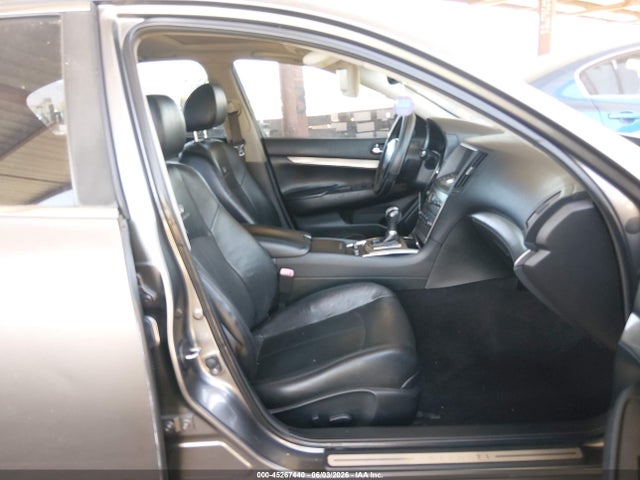 INFINITI G37 Journey