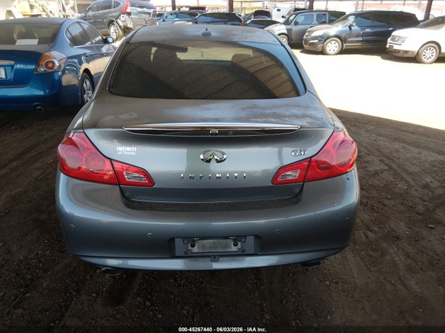 INFINITI G37 Journey