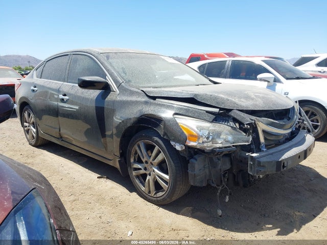 Salvage Nissan Altima Image