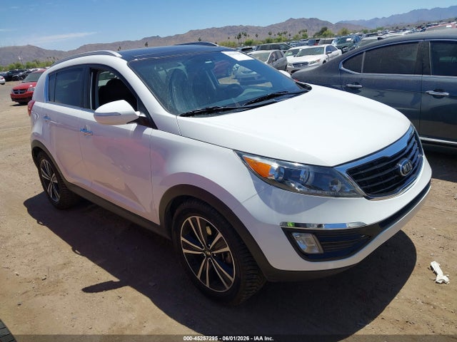 Salvage Kia Sportage Image
