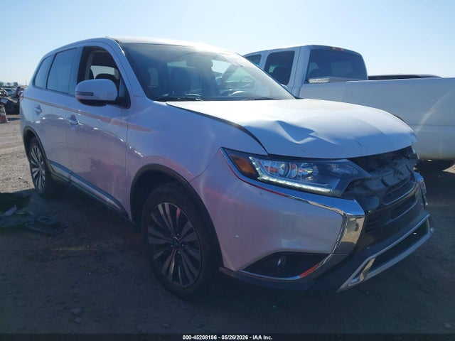 Salvage Mitsubishi Outlander Image