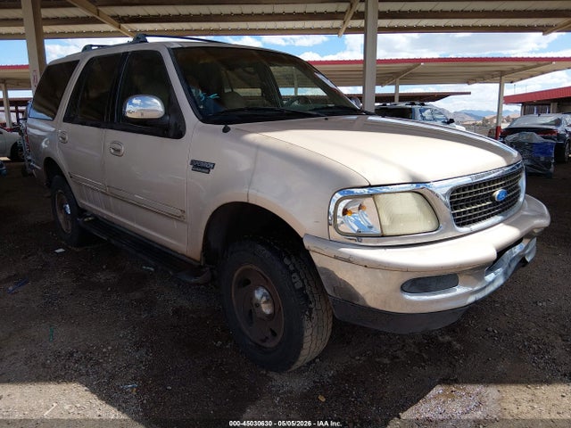 Salvage Ford Expedition Image