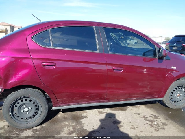 Mitsubishi Mirage Es