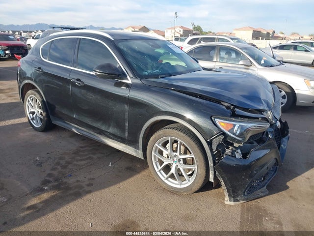 Salvage Alfa Romeo Stelvio Image