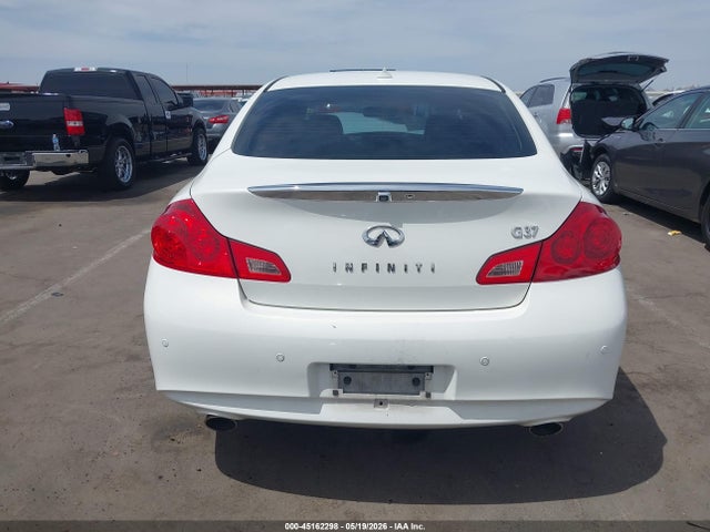 INFINITI G37 Journey