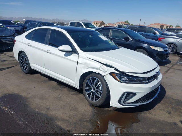 Salvage Volkswagen Jetta Image